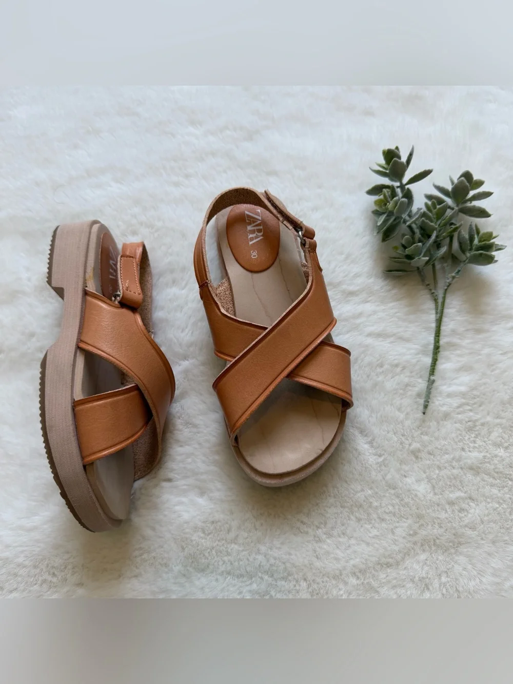 ZARA | EUC - Crisscross Sandal - Tan - Size 12 (EU 30)